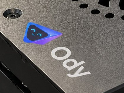 Close-up of the Ody badge on the lid